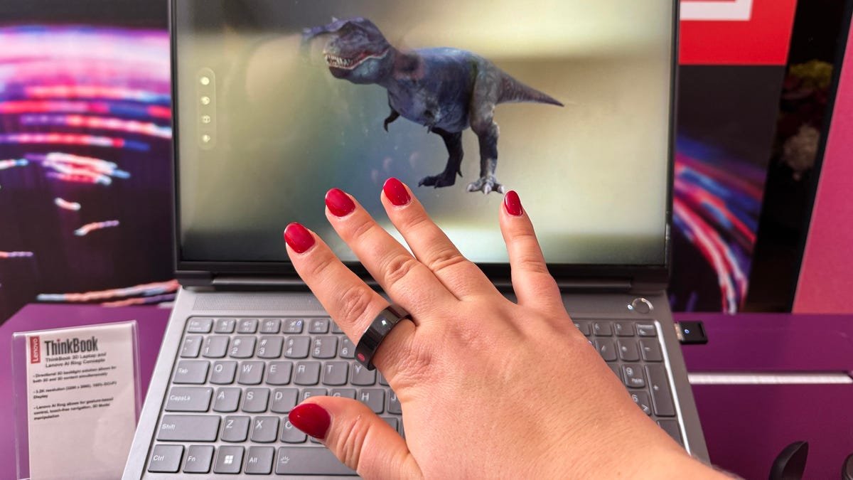 Lenovo's ring AI allow me to control 3D PC with fingers clicking like a magician